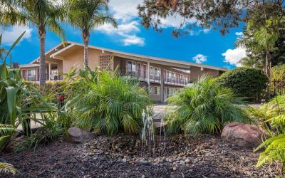 Property outdoor at Bay Breeze Inn.