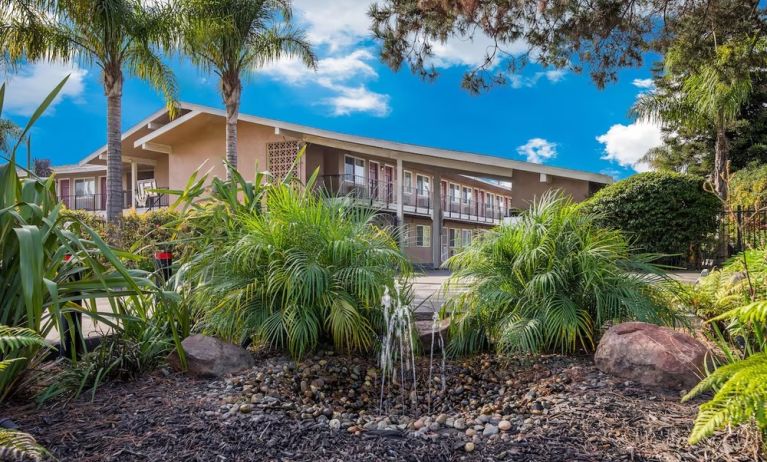 Property outdoor at Bay Breeze Inn.