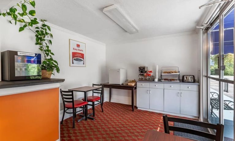 Dining area at Econo Lodge Lee - Great Barrington.