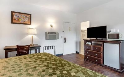 Day use room at Econo Lodge Lee - Great Barrington.