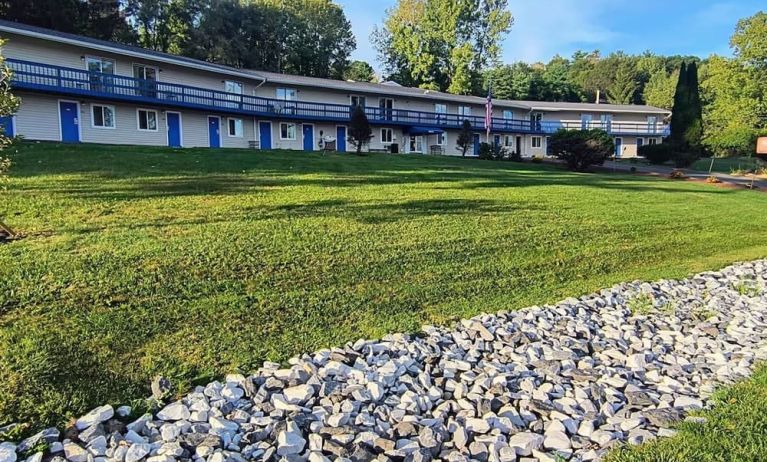 Property exterior at Econo Lodge Lee - Great Barrington.