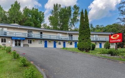 Property exterior at Econo Lodge Lee - Great Barrington.