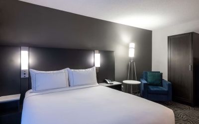 Day use room at DoubleTree By Hilton Calgary North.