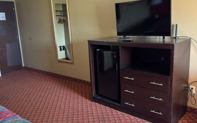 Day use room at Coratel Inn & Suites By Jasper Santa Fe OKC.