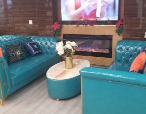Lobby lounge at Baymont By Wyndham Montreal Airport.