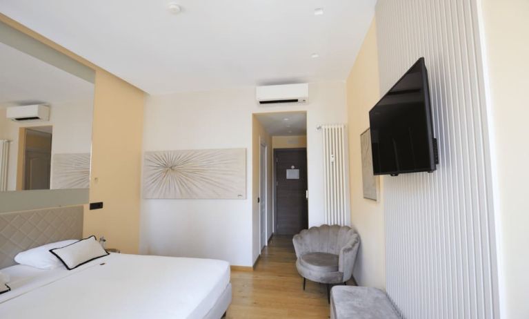 Day room at AH – Fashion District.