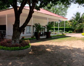Arizona Ranch Hotel, Girardot