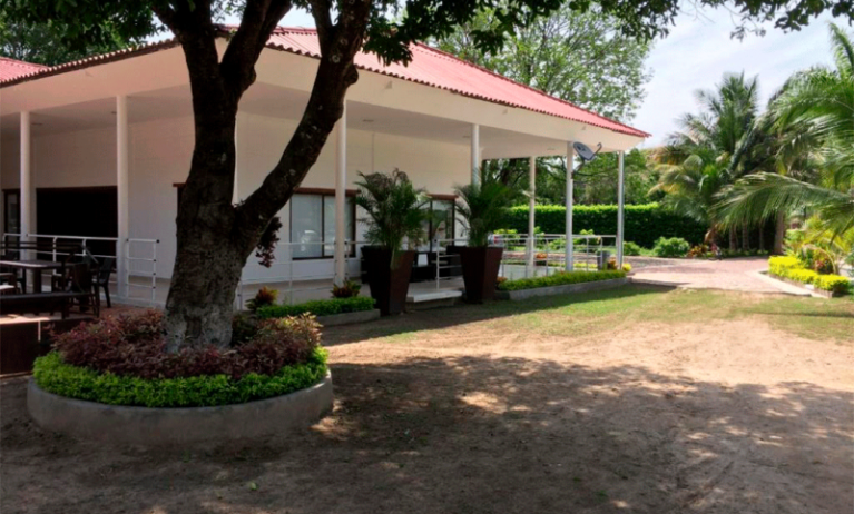 Arizona Ranch Hotel, Girardot