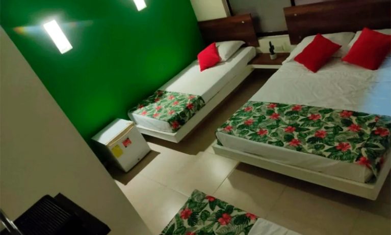 Arizona Ranch Hotel, Girardot