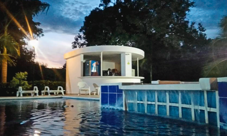 Arizona Ranch Hotel, Girardot