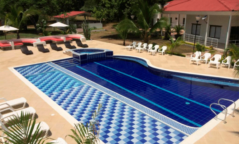 Arizona Ranch Hotel, Girardot