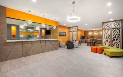 Reception at Baymont By Wyndham Houston Hobby Airport.