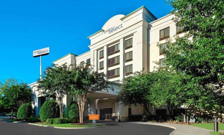 Hotel exterior at Sonesta Select Nashville Airport Suites.