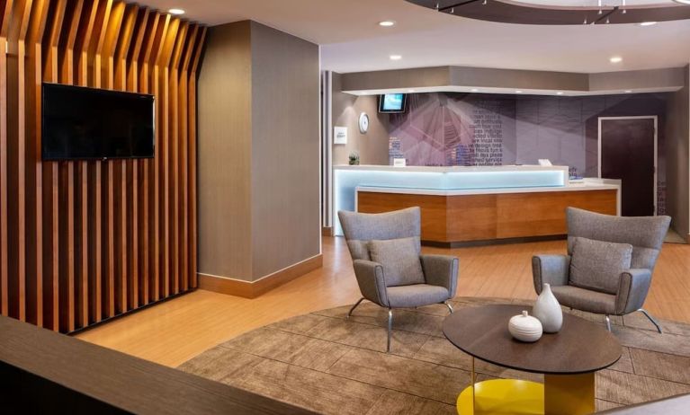 Lobby seating at Sonesta Select Nashville Airport Suites.