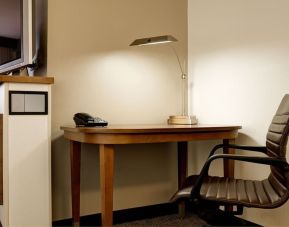 Work desk at Hyatt Place Fremont/Silicon Valley.