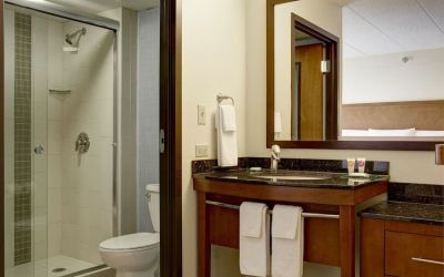 Guest bathroom at Hyatt Place Fremont/Silicon Valley.