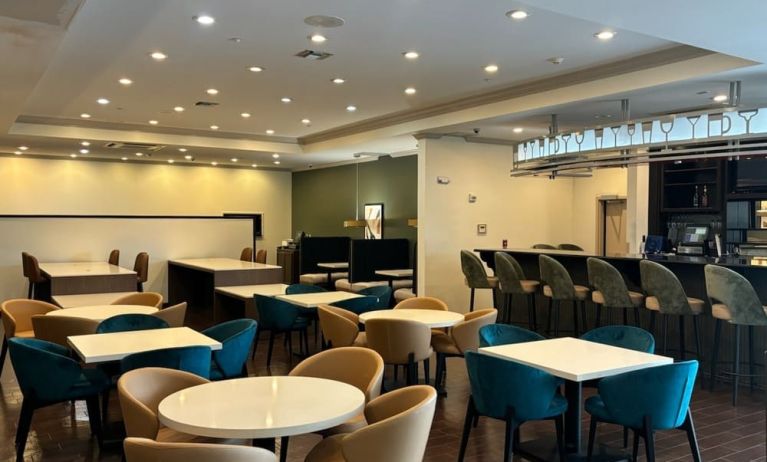 Lobby and lounge at Wyndham Lake Charles.