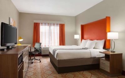 Day use room at La Quinta Inn & Suites By Wyndham Lackawanna.