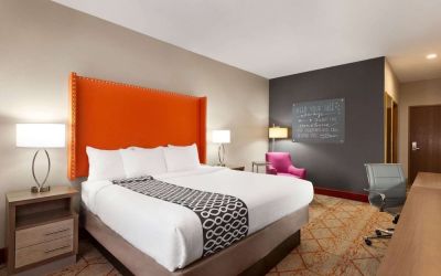 Day use room at La Quinta Inn & Suites By Wyndham Lackawanna.