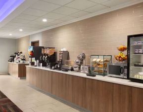 Dining room at La Quinta Inn & Suites By Wyndham Lackawanna.