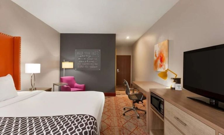 Day use room at La Quinta Inn & Suites By Wyndham Lackawanna.