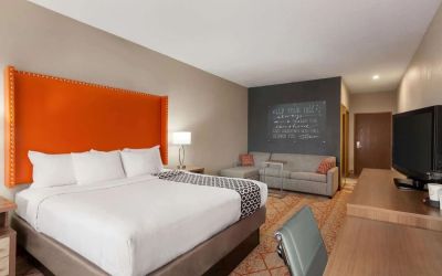 Day use room at La Quinta Inn & Suites By Wyndham Lackawanna.