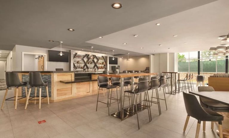 Hotel bar at Radisson Hotel Atlanta Airport.