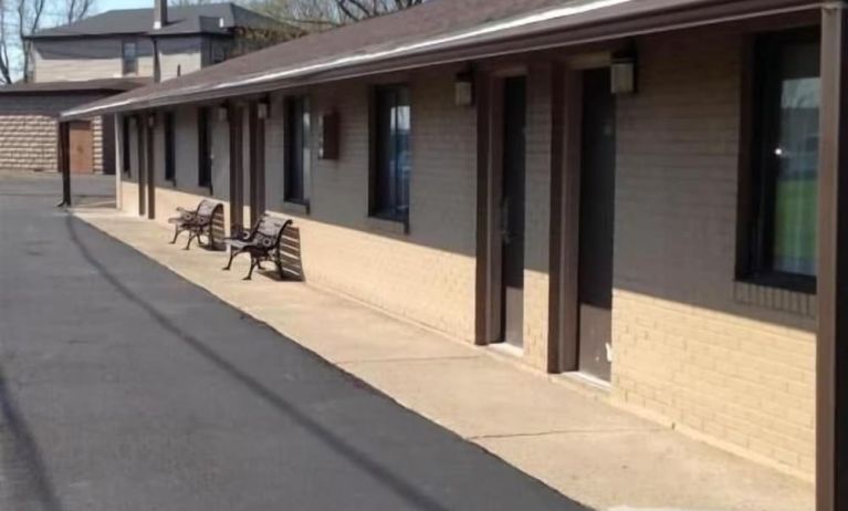 Property exterior at Stadium View Inn.