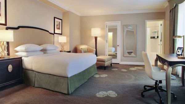 Hotel Palmer House A Hilton Hotel image