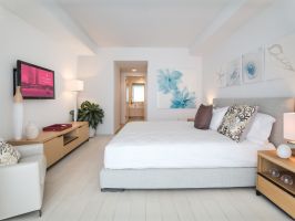 Hotel Beachwalk Resort image