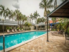Hotel Quality Inn & Suites Airport/Cruise Port South image