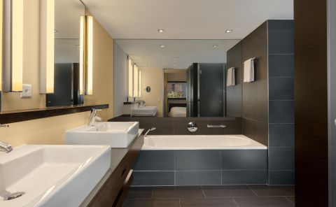 Hotel Four Points By Sheraton Sihlcity Zurich image