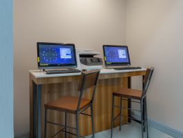 Hotel Holiday Inn Express LaGuardia image