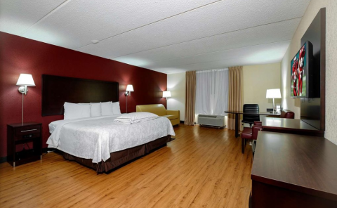 Hotel Red Roof PLUS+ & Suites Atlanta-Cumberland/Vinings image