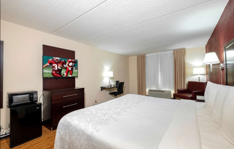 Red Roof PLUS+ & Suites Atlanta-Cumberland/Vinings, Smyrna