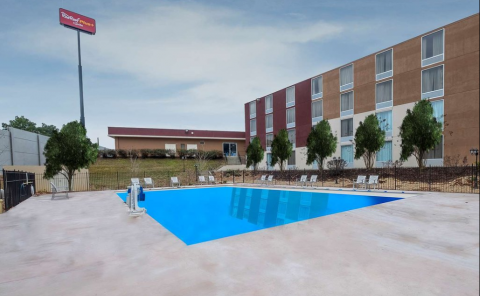 Hotel Red Roof PLUS+ & Suites Atlanta-Cumberland/Vinings image