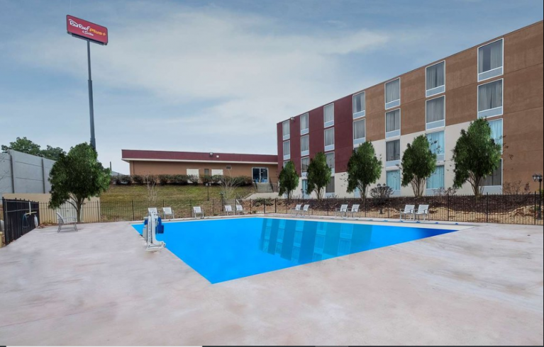 Red Roof PLUS+ & Suites Atlanta-Cumberland/Vinings, Smyrna