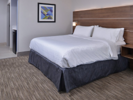 Hotel Holiday Inn Express & Suites Marshalltown image