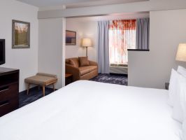 Hotel Fairfield Inn & Suites Cedar Rapids image