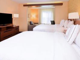Hotel Fairfield Inn & Suites Martinsburg image