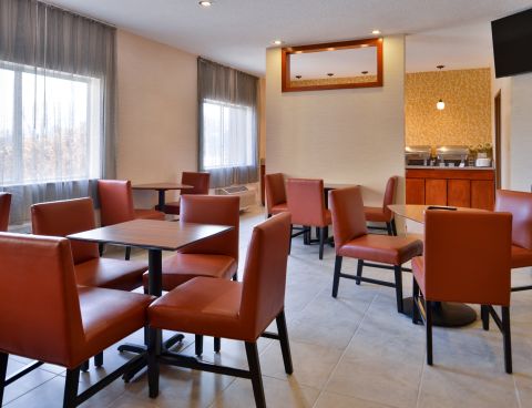 Hotel SureStay Plus Hotel By Best Western Ottumwa image
