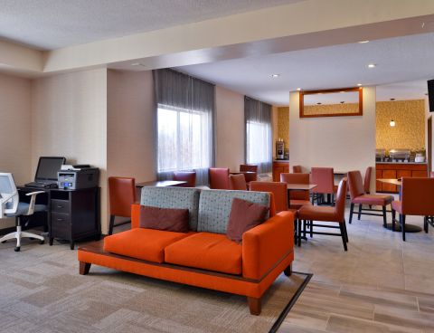 Hotel SureStay Plus Hotel By Best Western Ottumwa image