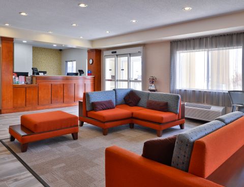 Hotel SureStay Plus Hotel By Best Western Ottumwa image