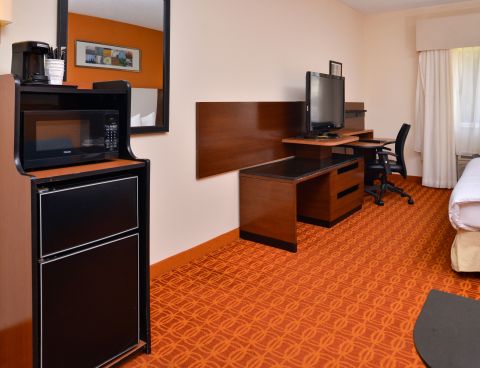 Hotel SureStay Plus Hotel By Best Western Ottumwa image