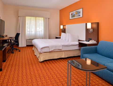 Hotel SureStay Plus Hotel By Best Western Ottumwa image