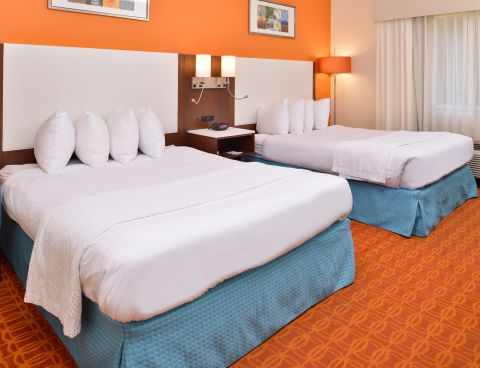 Hotel SureStay Plus Hotel By Best Western Ottumwa image