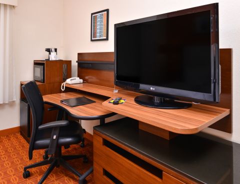 Hotel SureStay Plus Hotel By Best Western Ottumwa image