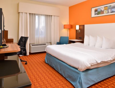 Hotel SureStay Plus Hotel By Best Western Ottumwa image