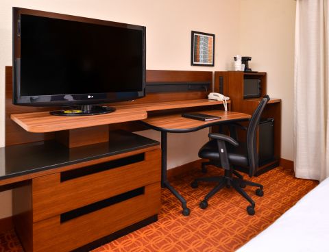 Hotel SureStay Plus Hotel By Best Western Ottumwa image