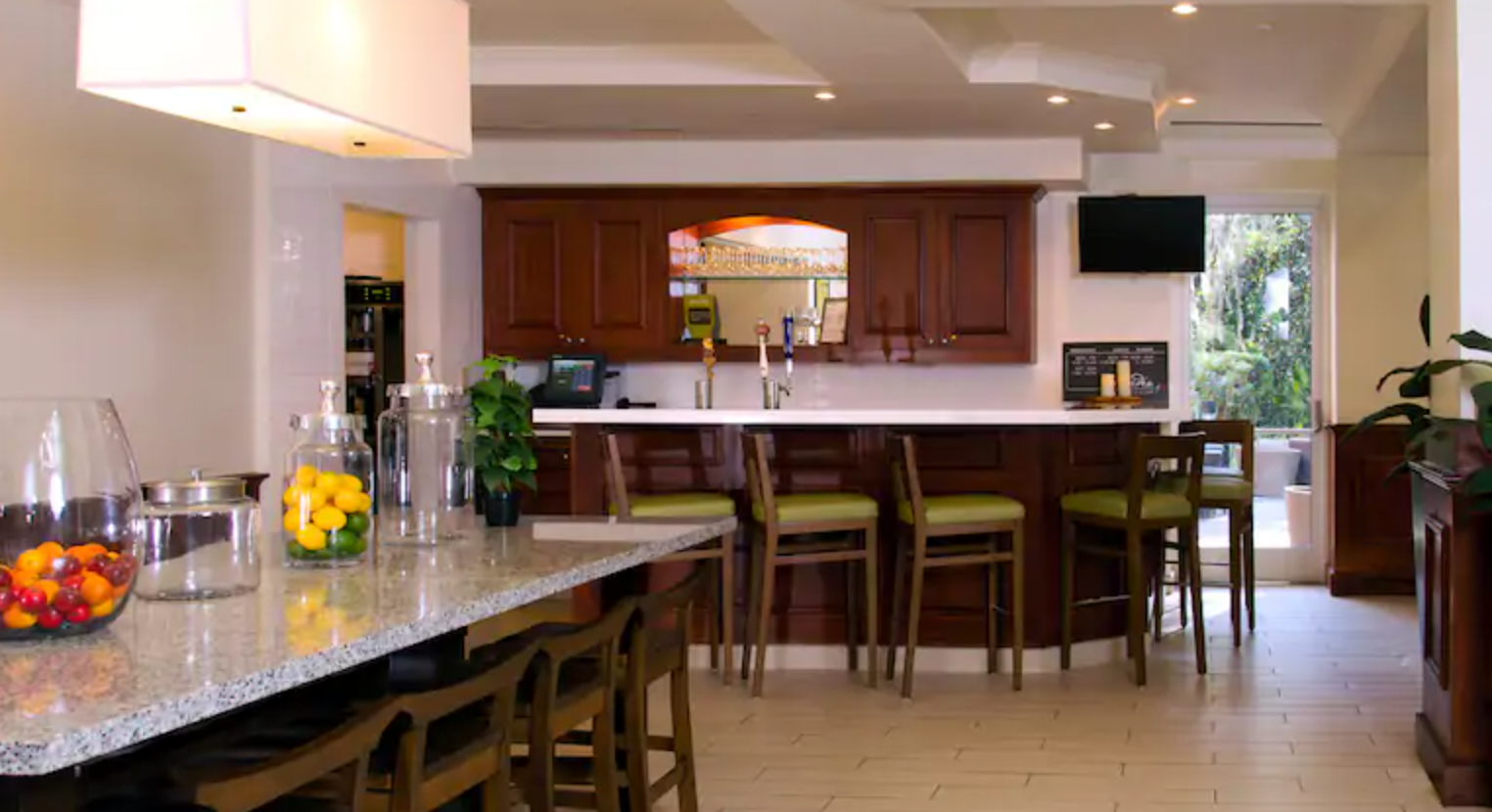 Hilton Garden Inn Tampa East/Brandon, Tampa - Book Day Rooms | HotelsByDay